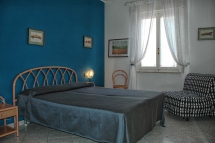 bedroom-apartment-tuscan-on-sea